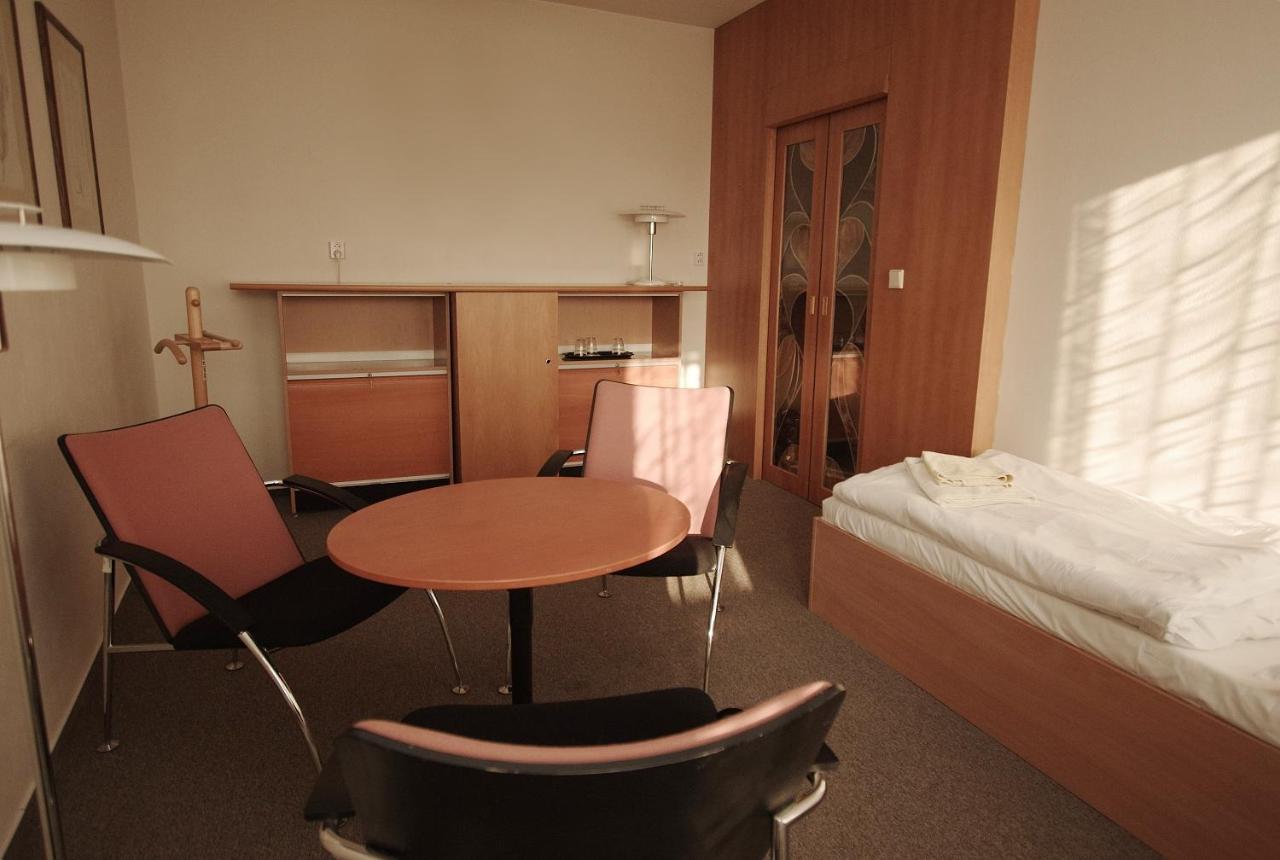 Hotel Kolej Akademie Brno Zewnętrze zdjęcie